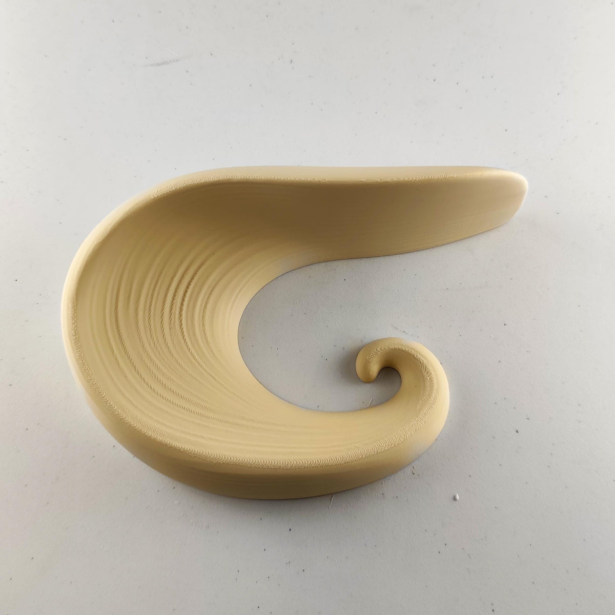 3D printed wave wall shelf with compact ledge Suitable
